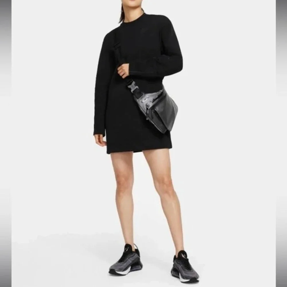 NWOT Nike Sportswear 